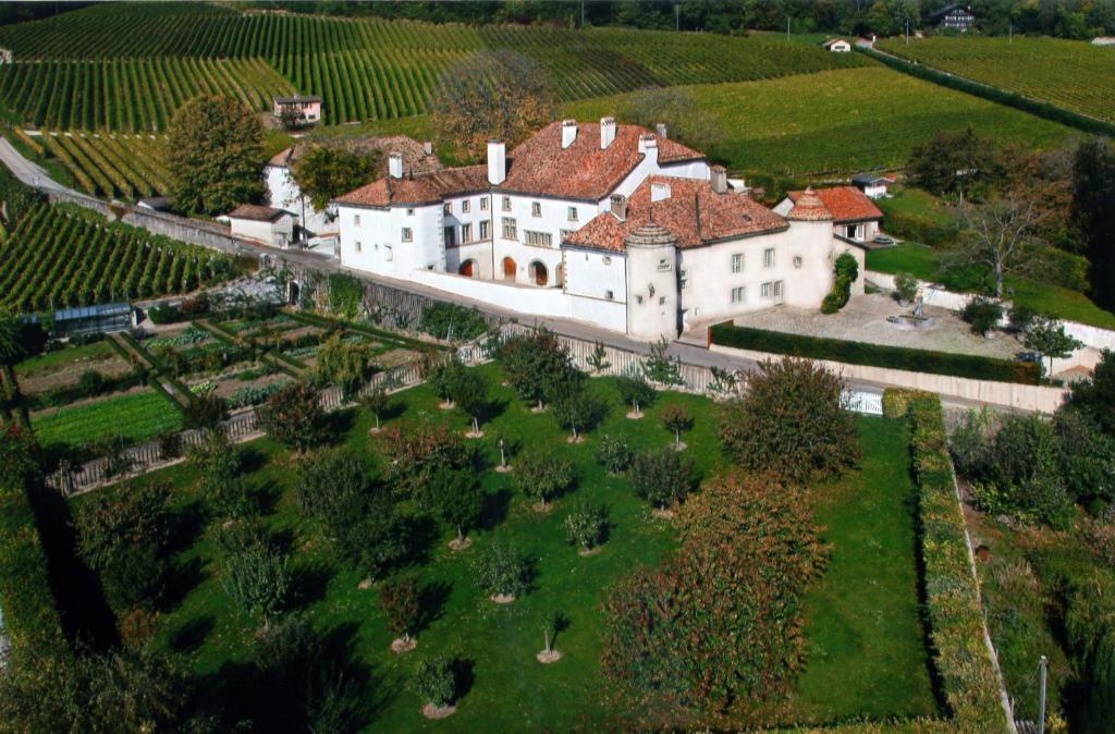 Отель Chateau Le Rosey Ньон Экстерьер фото